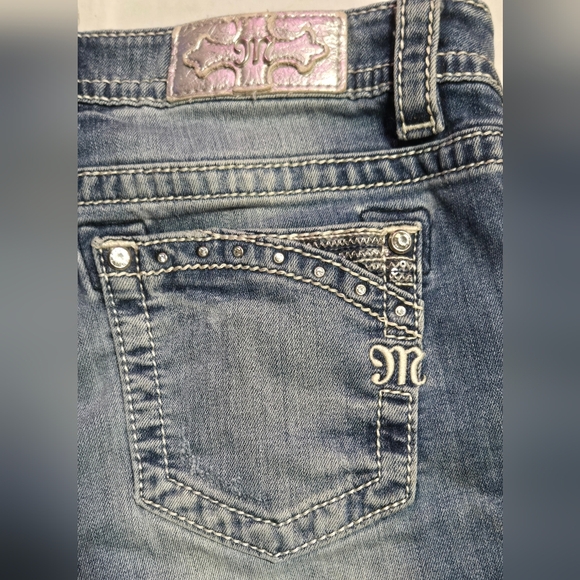 Distressed Miss Me Short Sz 28 - Picture 7 of 9